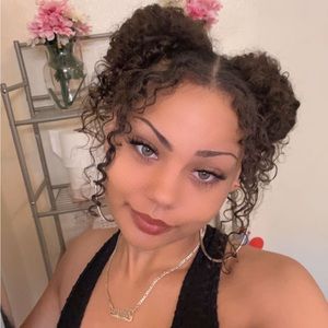 Meet your Posher, Katrina